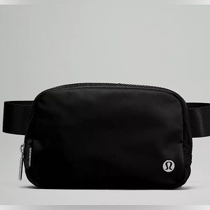 😍Lululemon Everywhere Belt Bag 1L water repellent NWT